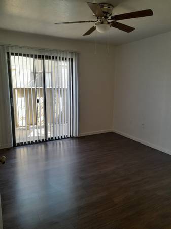 $1,655 / 2br - 885ft2 - A New Wave of Living at your Service (2001 E. Cross Ave Tulare CA)63809887458435124