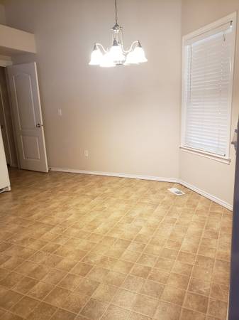 $1,895 / 3br - 1232ft2 - 18426 Viceroy Pl Nampa - Casa luminosa y brillante en Nampa! 18426/E (Nampa)63794895292547122