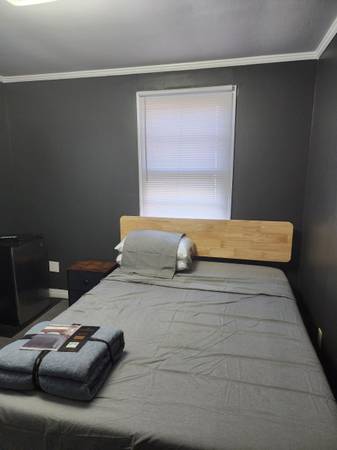 $250 / 3br - 2000ft2 - 250 week Best Deal here all inclusive Free WiFi & Laundry! (METAIRIE)63903652248195122