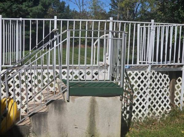 ***POOL DECK*** FREE *** FREE *** 1