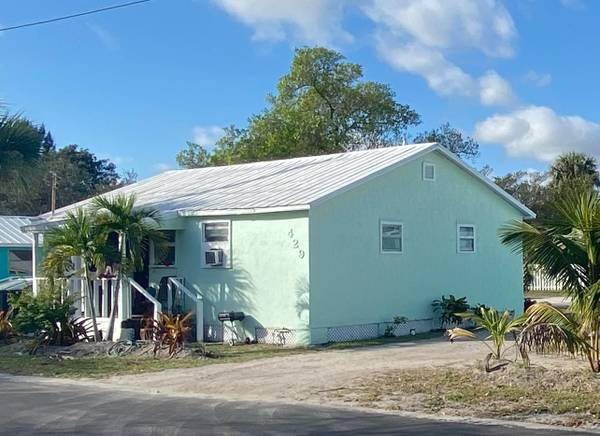 $1,100 / 1br - 408ft2 - Fort Pierce 1 Bedroom Duplex Apartment for Rent (Fort Pierce)63799685205635120
