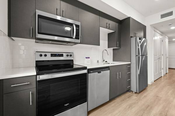 $1,899 / 1br - 518ft2 - A-722 🌞 Light-Filled Apt Just in Time for Fall! (Federal Way, Tacoma, Auburn, Kent, Lakewood, Fife)63852484151297122