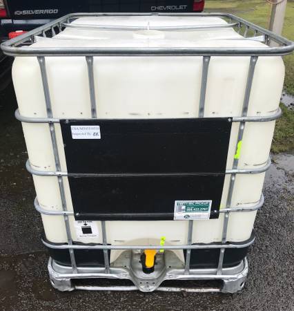 275 Gal Pastic totes 1