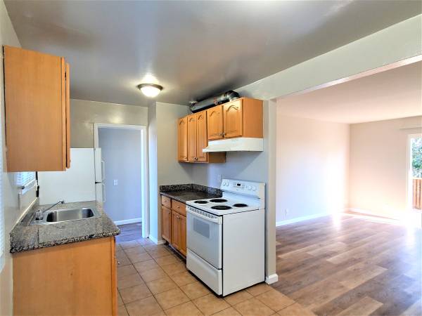 $1,995 / 1br - 700ft2 - 🔗LARGE 1 BED FOR RENT ~ READY FOR IMMEDIATE MOVE IN (oakland east)63936604047747120