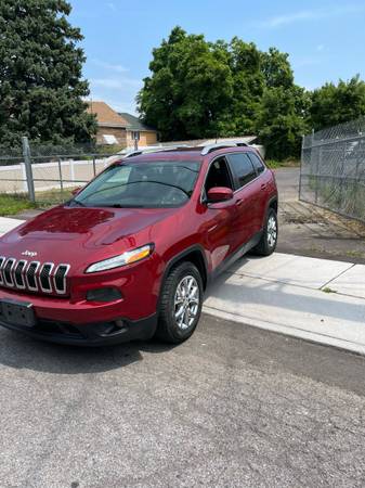 2015 Jeep Cherokee 4x4 7000$ - $7,000 (Buffalo)634834477419551214