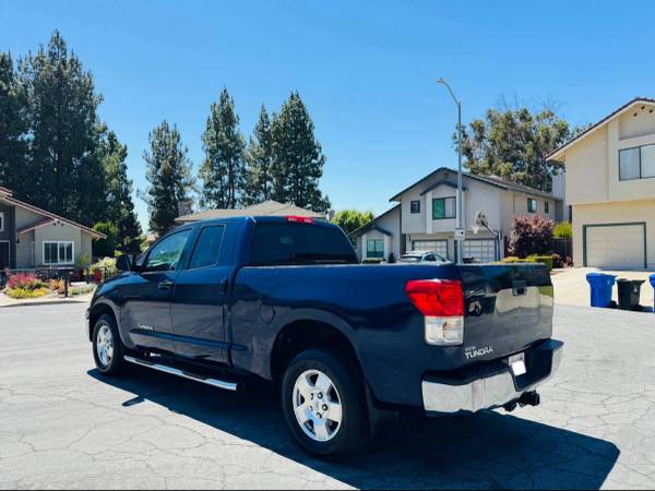 Toyota Tundra 2012 - $9,500 (Newark)63624035609857123