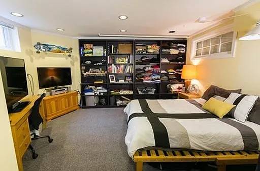 $800 / 4br - Room for rent in Davis sq (Somerville)63856337447809122