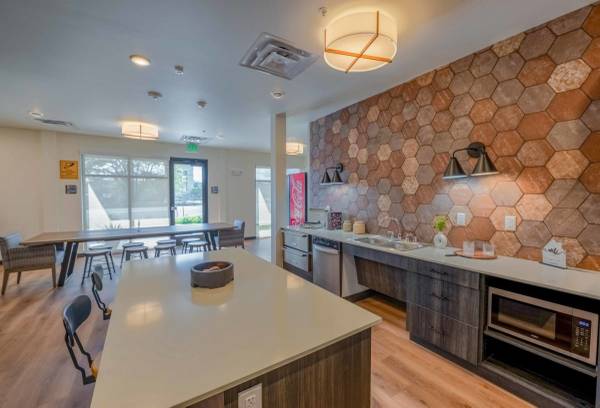 $1,799 / 2br - 1008ft2 - Fitness Center, Game Room, Lounge (16830 SE Wax Rd, Covington, WA)63845962748929123