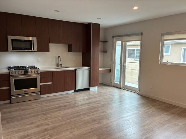 $2,950 / 1br - Luxury Living in Santa Monica (Santa Monica)63829376768513121