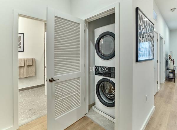$2826.00 Beautiful Studio, 30 Min to Midtown, CONDO FINISHES! Full Service with (Long Island)63788715475841120