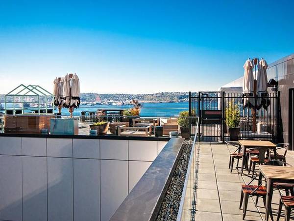 $1,848 / 1br - 426ft2 - Exposed Ceilings, 24-hour Valet Parking, Custom Cabinetry (Steps Away From The Pike Place Market & All Seattle Gem)63850637703555124