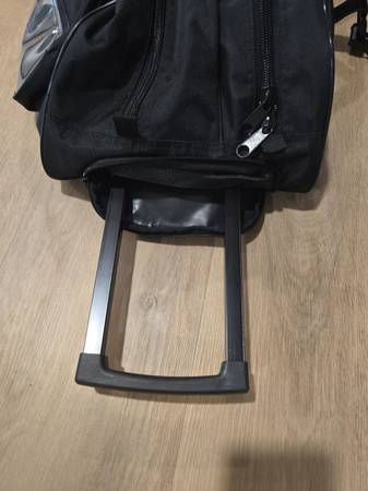 Blue gauntlet rolling fencing bag - $125 (Fairfax)63471145242497122