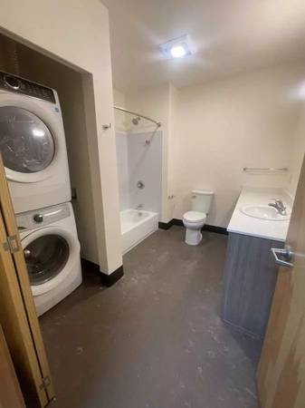 $1,610 / 1br - 525ft2 - Don't let this fabulous 1 bed 1 bath apartment get away!! (Renton)63814837751553124