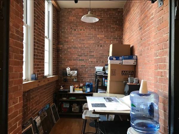 $690 / 411ft2 - Small Office Space Available!! (Newmarket)63986776832130124