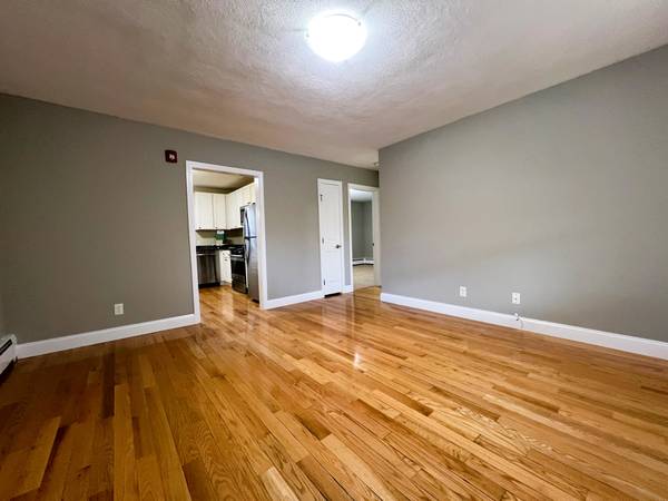 $2,250 / 2br - 850ft2 - Newly Renovated 2/Bedroom in Quiet 55+ Community - Generous Utilities! (Cumberland)64002829803650122