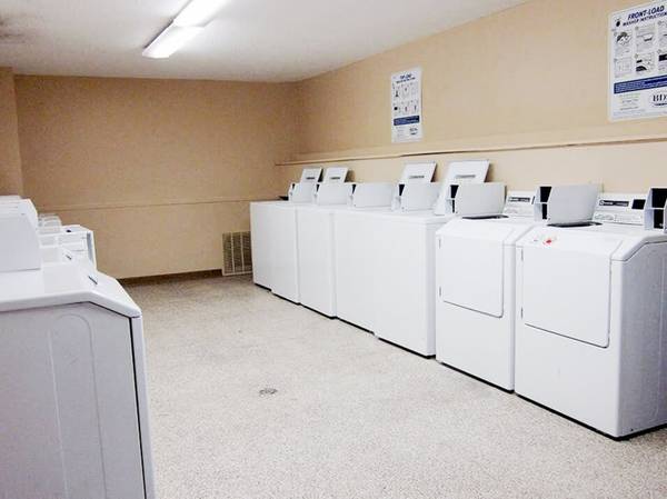 $1,914 / 3br - 1128ft2 - ✂✂✂ Cut Down on Those Move-In Costs with $2,500 Off!! ✂✂✂ (2525 Williams Dr, Burnsville, MN)63990530808451121