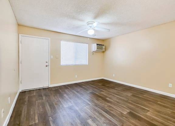 $845 / 1br - 321ft2 - Pista(s) de baloncesto, listo para cable, gestión en el lugar (5104 E Van Buren Street, Phoenix, AZ, USA, Phoenix, AZ)63623922702337123