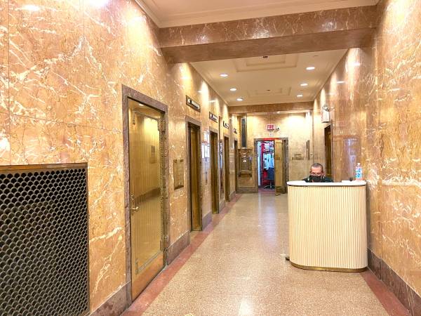 $1,350 / 421ft2 - Exclusive! Small affordable office space. Fully private. (Financial District)64033800933763123