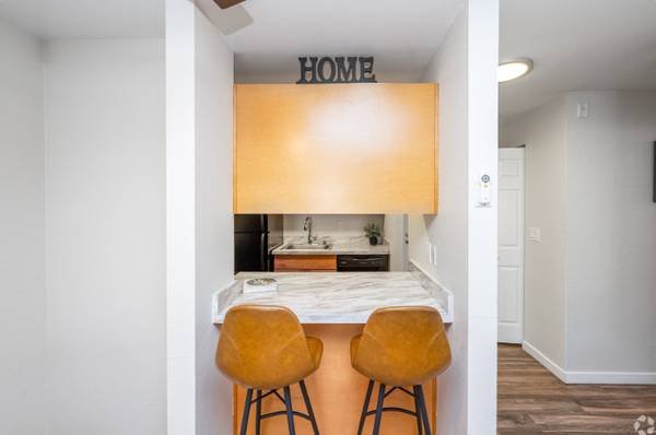 $1,671 / 1br - 680ft2 - 🏀 Live, Play, Relax – Pool, Basketball, BBQ & More! 🌞 (Edmonds)63808008574721123