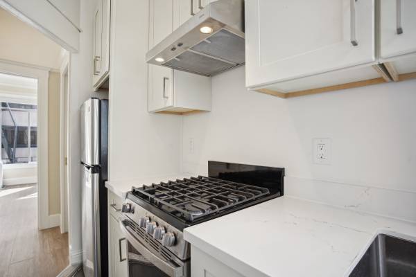 $1,695 / 281ft2 - Estudio Hermoso con Luz Impresionante en Ubicación Conveniente! Unidad 804 (centro / cívico / van ness)63813588197121124