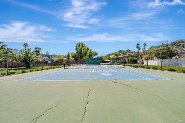 $1,855 / 1br - 824ft2 - Newer modular home, features a bright open kitchen with tons of storag (san rafael)63890429093507122