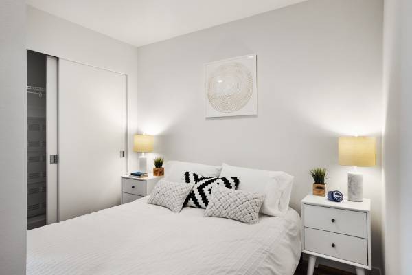 $1.795 / 1hab - 449ft2 - Vida Urbana Hecha Fácil – 1Hab Abierto con Cocina Moderna y Lavandería (Lower Queen Anne)63688608105987121