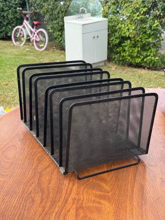 Mesh File Holder 1