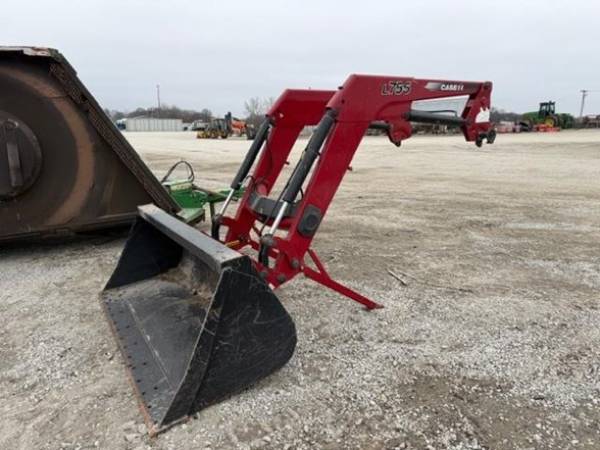 CASE IH L755 LOADER W/ BRACKETS 1