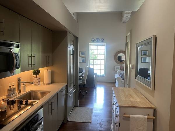 $3,000 / 2br - 700ft2 - Charlestown Penthouse w/ In-Unit Laundry - Available Now (Boston)64213547760514124