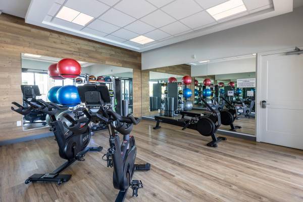 $2,696 / 2br - 769ft2 - Electrodomésticos de acero inoxidable, salón social, zona de juegos infantil, refrigerador (Wailuku)63686691786755122