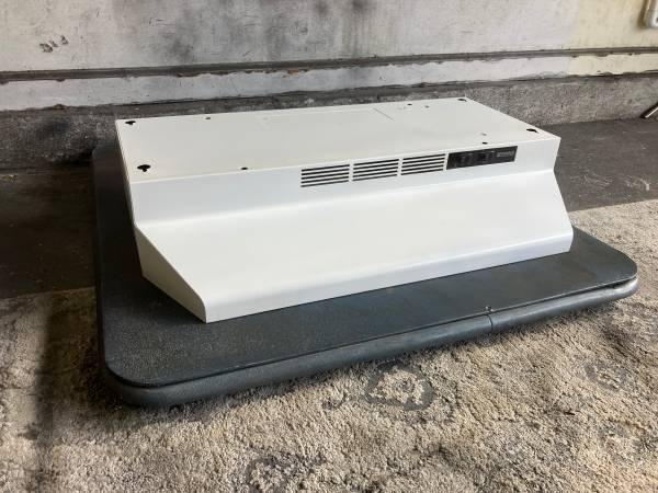 Kenmore Range Hood (1-31) 1