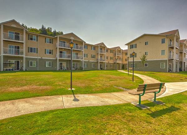 $1,216 / 2br - Patio/Balcony, High Speed Internet, Carport (1590 N. National Avenue, Chehalis, WA)63811610991747120