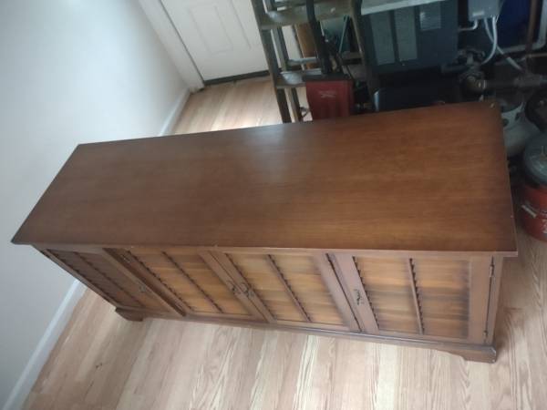 Mid Century Modern Hi-Fi Stereo Cabinet 1