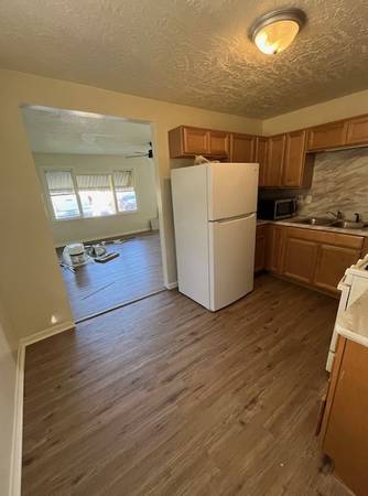 $1,300 / 2br - Rent includes Electric/Gas/Water/Trash/Sewer/Pest Control (Nederland)64036371435522121