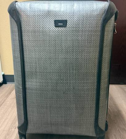 Extra Large Tumi Hardside Suitcase 1
