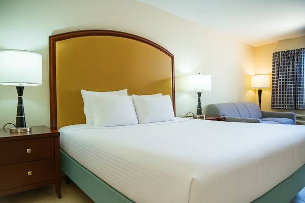 Extended Stay with Pool - Weekly Monthly All Utilities Included 1