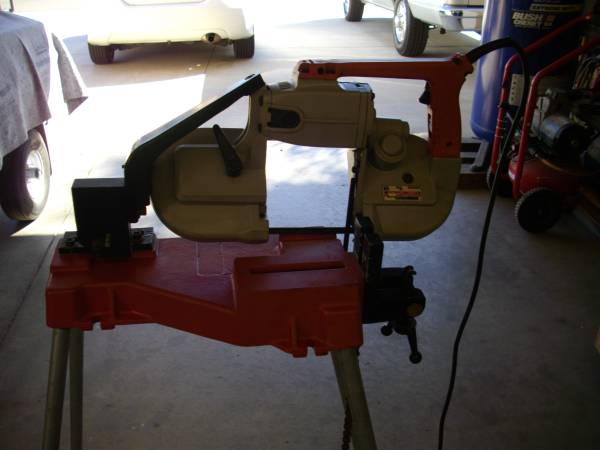 MILWAUKEE DEEP CUT BAND SAW 1