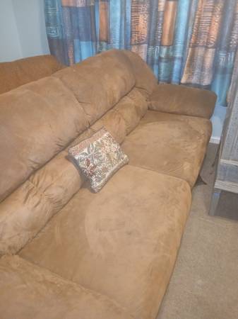 FREEEEE COUCH (Sacramento)63848769459713120
