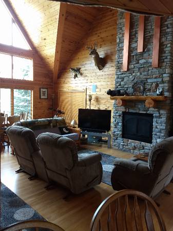 $1300.00 / 2br - 1840ft2 - Amazing Peaceful Location with this Logfaced WATERFRONT Home,  Furnish63845966673665122