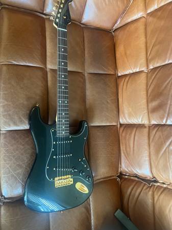 2025 Fender Stratocaster limited edition black pearl Japan -amazing 1