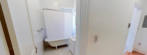 $3,700 / 2br - Fenway 2BR/1BA – Pisos de madera dura, estacionamiento y almacenamiento disponibles (Boston)63863136628227123