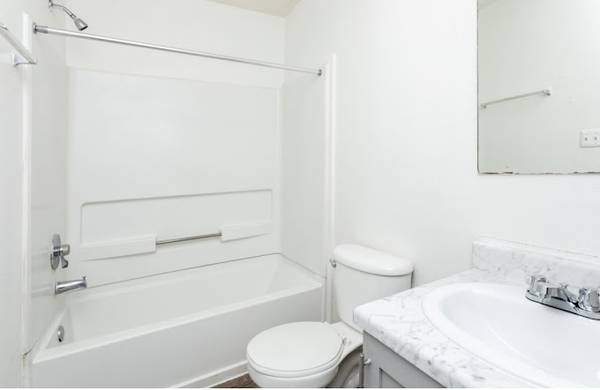 $800 / 2br - 790ft2 - $99 Deposit Special (Laredo)63662018604161121