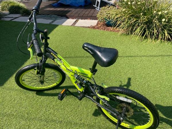 Kids Bike – Avigo 18” – Neon Green 1