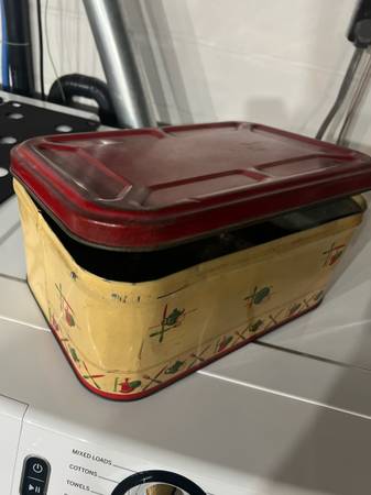 Tin painted Bread box 1