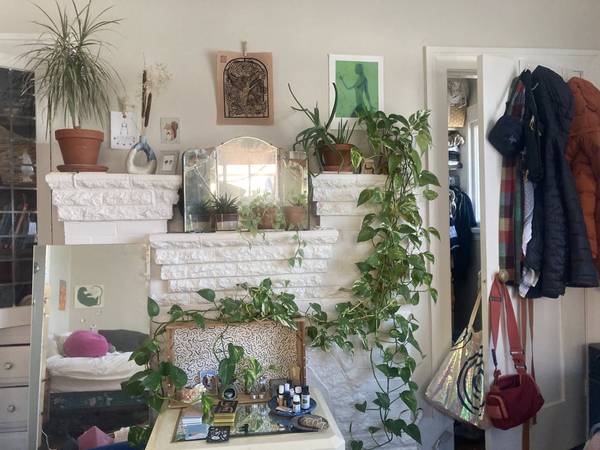 $1,050 / 3br - Room available in Long Fellow, walk to BART (oakland north / temescal)63888991230083124