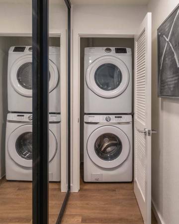 $4,285 / 2br - 1220ft2 - Rare South Shore Find-Direct Beach Access & Modern Upgrades (alameda)63657846313859124