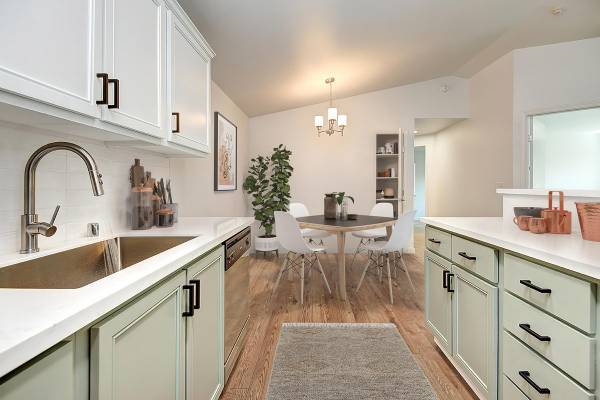 $1,935 / 2br - 967ft2 - Techos abovedados, cancha de baloncesto, centro de fitness de última generación63688514416769124