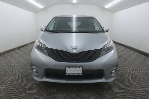 *2017* *Toyota* *Sienna* *SE Premium Minivan 4D* - $24,995 (_Toyota_ _Sienna_ _Van_)63442321895427121