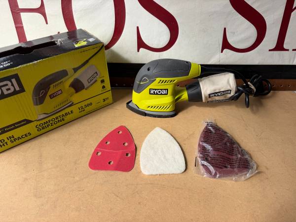 Ryobi 1.2 Amp Corded Corner Sander 1