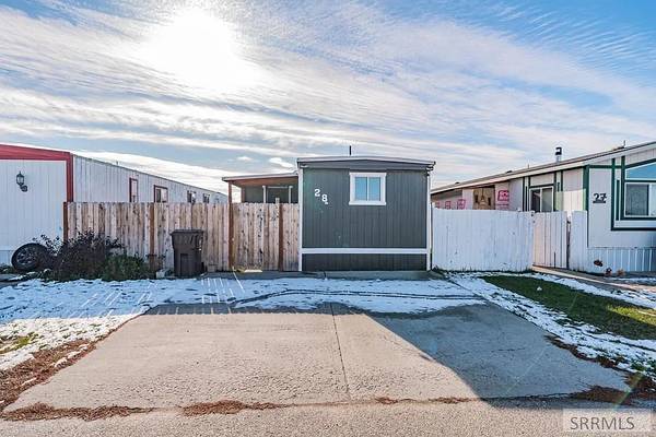 $60,000 / 2br - 820ft2 - 1972 mobile home (Rexburg)63952520200451120